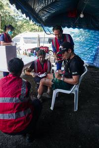 BIB: 
                            <button type="button" onclick="openModal(28157815)" class="btn btn-primary btn-sm float-right btn-popup" data-toggle="modal" data-target=".modal-high-quality">
                        <i class="fas fa-shopping-cart"></i> Add to Cart
                    </button>
                                            <button type="button" onclick="isThisMe(28157815, true)" class="btn btn-success btn-sm float-right btn-popup btn-isme hidden" data-toggle="tooltip" data-placement="bottom" title="นี่คือรูปของคุณใช่ไหม คลิกที่นี่เพื่อเอาเข้าอัลบั้ม">
                        <i class="fas fa-plus"></i> Add to album
                    </button>
                    <button type="button" onclick="isThisMe(28157815, false)" class="btn btn-warning btn-sm float-right btn-popup btn-isnotme hidden">
                        <i class="fas fa-ban"></i> Remove from album
                    </button>